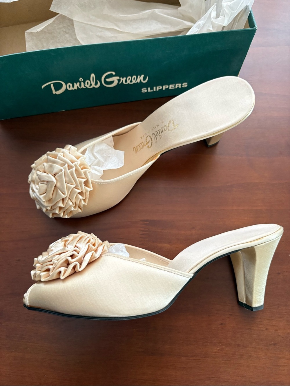Vintage Daniel Green wedding slippers boudoir ivory original box 1983 size 8.5